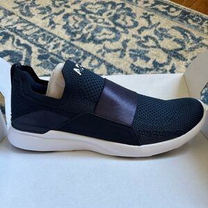 APL Women’s Techloom Bliss in Navy